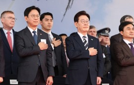 李 대통령, KF-21 양산 1호기 출고식 참석