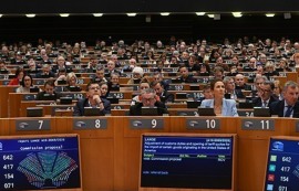 유럽의회, 'EU-美 무역협정' 조건부로 가결