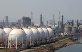 나프타 봉쇄·고유가 겹쳐 韓 제조업 기반 '흔들'