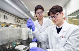 구광모 LG회장, 전자소재 사업 2조로 '확대'