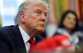 트럼프 “호르무즈 안 열면 이란 발전소 타격”