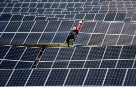 日, 中 태양광 패널값 인상에 ‘탈탄소’ 차질