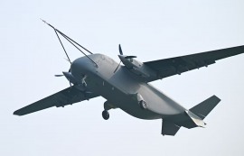 中, 7톤급 초대형 드론 '창잉-8' 첫 비행 성공