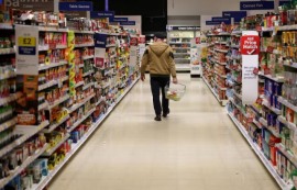 英 물가, 美·이란 전쟁 여파에 3.3%로 반등