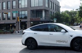 테슬라, 로보택시 지연...머스크 “신중 접근”