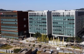 LG이노텍, 영업익 2953억...전년比 136%↑