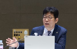 유상대 부총재 “금리 인상 전환 고민할 시점”