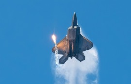 "中 J-20, 美 F-22 만나면 10번 중 9번 격추"