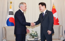 캐나다 잠수함 수주전, 정부·기업 ‘원팀’ 총력