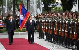 미얀마 대통령, 첫 아세안 순방국 라오스 방문