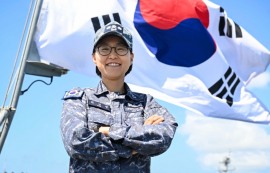 여성 함장의 탄생...한국 해군 창설 이후 최초