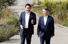 최태원, 광주서 팹 건설 속도전 '강조'…메모리 3사, 초호황에 증설 경쟁