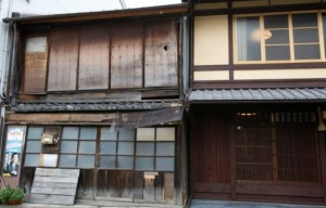 일본, 버려진 집 앞으로 더 늘어날 수도