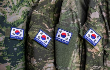 "군•경•소방관 제복은 우리 위해 목숨을 바치겠다는 뜻"