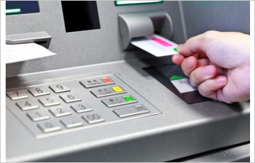 [2017 국정감사] 은행 ATM 수수료, 저소득층은 고스란히 물었다… “사회공헌적 차원 전면 면제해야”