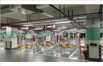 [글로벌-Biz 24] 테슬라, 中 상하이에 세계 최대 규모 전기차 충전소 완공