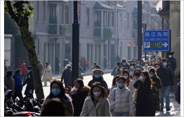 중국, 코로나19 사망자 데이터 고의 은폐…"2023년 코로나 사망자 최소 100만명 돌파"