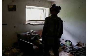 러시아군, 또 우크라이나군 포로 주머니칼로 '거세' 충격