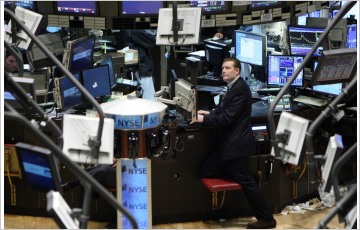 뉴욕증시 비트코인 "조만간 대폭락"  블랙록 투자주의보… 파월 또 FOMC 연속 금리인상 경고