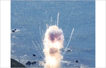 일본 첫 민간 인공위성 발사 실패…스페이스원 소형 로켓 '카이로스 1호기' 발사 직후 폭발