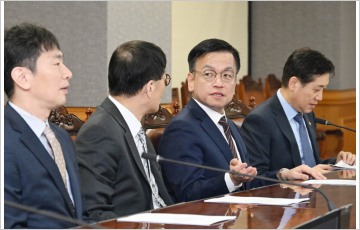 최상목 "미일 통화정책 차별화"…2금융·부동산 PF 리스크 선제대응