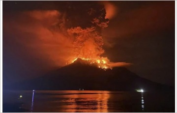 인도네시아 루앙 화산, 나흘 간 분화 지속…1만1000명 대피