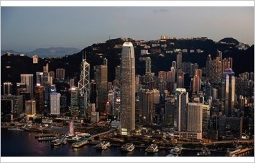 홍콩, 부동산 침체 장기화...회복 불가능 경고도 나와