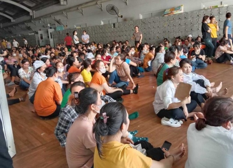 베트남 BSE 베트남 전자, 경영 악화로 무급 휴가·보험 미납…수천 명 근로자 집단 농성